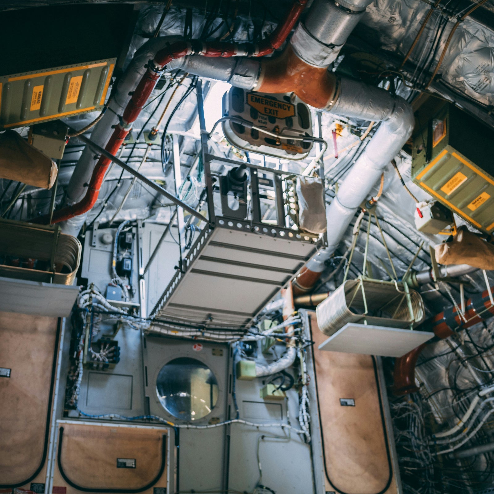 Interior aerospace equipment with insulated pipes and controls